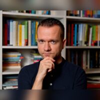 Jakub Foksa – mgr resocjalizacji i profilaktyki społecznej, certyfikowany psychoterapeuta integracyjny.